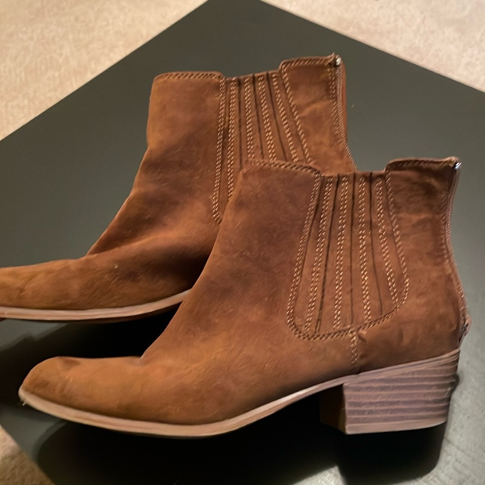 Massini “Kayla” Brown Ankle Boots - Size 8